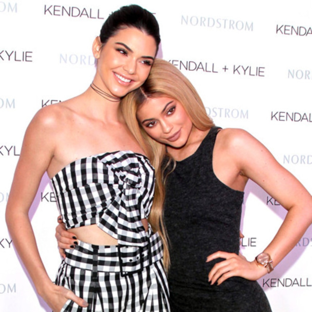 Kendall Jenner Turns to Sister Kylie for Snapchat Help